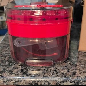 Red Manual Ice Storage With Ice Trays ! Great For Dorm Or Parties!